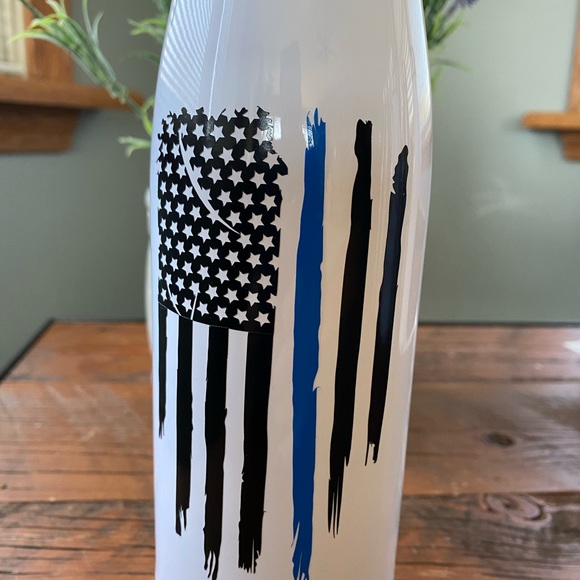 Thin blue line stainless steel water bottle - Picture 2 of 5